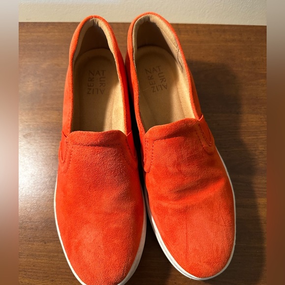 Women’s SOUL Naturalizer suede slip-on sneakers orange suede size 10 - Picture 2 of 4